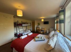 The Carpenters Arms Rooms in Broadway, Laugharne, hotel v destinaci Laugharne