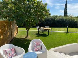 Logement indépendant dans villa avec jardin, hotel em Ventabren