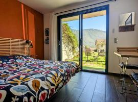 Studio à la campagne au bout du lac d'Annecy, hotel v destinaci Doussard
