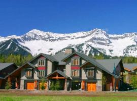 Pinnacle Ridge Condos by Fernie Central Reservations、ファーニーの格安ホテル