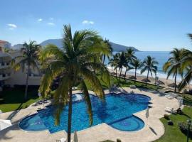 Beautiful Apt. w/ Pool and Direct Beach Access, hotel in Ixtapa