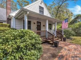 The Deepwood - Cape Cod Charm Minutes to the Beach