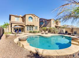 Goodyear Getaway with Outdoor Pool and Patio, villa i Liberty