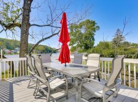 Waterfront Lake Hopatcong Vacation Rental with Dock, villa 