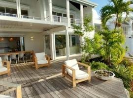 7 bedrooms Villa, Nestled in the heights of Anse Marcel, one of the most discreet bays of the island., hotel v destinaci Anse Marcel 