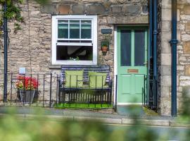 Wee Toad Hole Heart of Kendal - Cottage sleeps 4-6 - Dogs Welcome, holiday home in Kendal