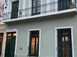 Casa en el Encantador San Telmo - 8 habitaciones, hotel en Buenos Aires