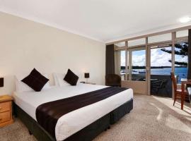 Comfort Resort Waters Edge, hotell i Port Macquarie