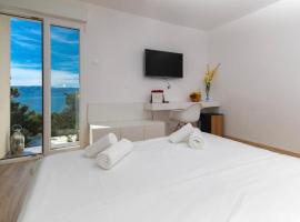 Sea La Vie Rooms, hotel v Novom Vindolskom