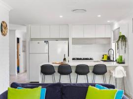 Busselton Family Holiday House - by the Bay, hotel in Geographe