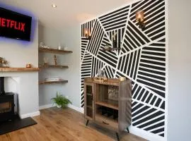 *Contractors, Holidays, Races, 25% off long stays*