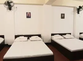 Angel & Marie's Basic ACroom for 4-8pax