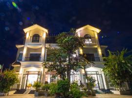 Ruby Homestay, παραλιακό ξενοδοχείο σε Cam Lâm