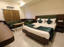 Greenotel Rooms Hazira, Surat, hotel com estacionamento em Surat