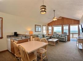 Oceanfront King Suite with Bunks 322, hotel v destinaci Buxton