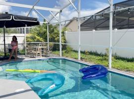 Renovated Entire Close 2 Disney, hotel cerca de Kissimmee Sports Arena & Rodeo, Kissimmee