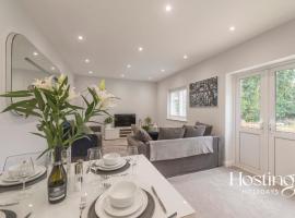 Luxury Ascot Apartment Close To Racecourse No 3, hotell i Ascot