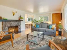 Seattle Vacation Home with Hot Tub 5 Mi to Downtown