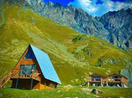 Alone Cottage Kazbegi, дом для отпуска в городе Степанцминда