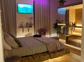 Love Space Sensory Spa & relax suite, medencével rendelkező hotel Santa Maria delle Mole városában