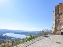 Lovely Apartment In Civitella Del Lago With Kitchen, hotel em Civitella Del Lago