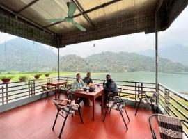 Nhà Nghỉ Sơn Lâm - Ba Bể lake Best view, renta vacacional en Bắc Kạn