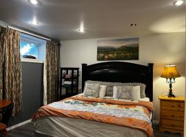 hidden valley new basement suite with private bathroom!, hotel in Calgary