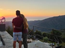 Domaine COLONNA SANTINI ,Chambre d h&ocirc;tes Piscine, Spa, hotel with hot tubs in Porri