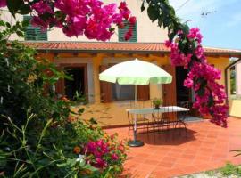 Casa Gialla, hotel a Patti