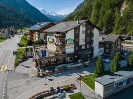 Hotel Taescherhof, hotel v destinaci Täsch