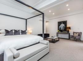Victoria Hall Apartments, hotell i Sale