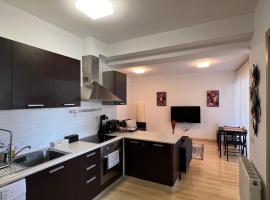 Daniela's modern apartment, hotel u gradu 'Strovolos'