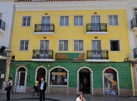 BBL APARTAMENTOS e QUARTOS, Hotel in Nazaré