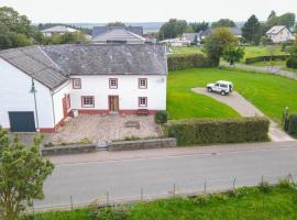 Ferienhaus Schneifel, hotel in Auw