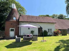 Beautiful 2 bed Oast - 15 acre farm - Tunbridge Wells, hotel em Royal Tunbridge Wells