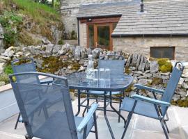 Ashes Farm - Ingleborough View cottage, holiday home in Settle