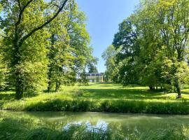 Château de Belleaucourt, hotel v destinaci Coulommes-la-Montagne