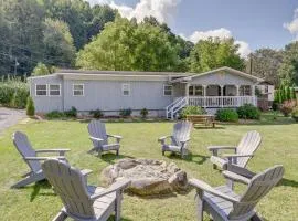 Maggie Valley Home about 5 Mi to Cataloochee Ski Area!