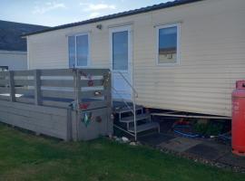 Melody Brooks Caravan Park Caravan number 22, cheap hotel in Portknockie