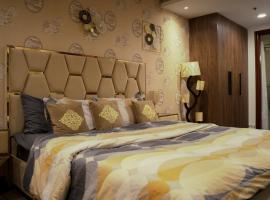 Luxury 1 Bedroom Apartment Gold Crest Mall And Residency DHA, hotel dicht bij: Packages Mall, Lahore