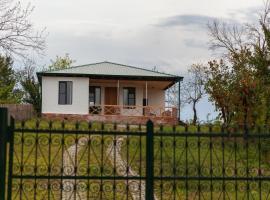 Newly renovated 3-bedroom Bungalow in rural area, hotel in Martvili