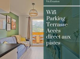 Studio de charme avec vue sur le Val d'Allos, parking et Wifi gratuit, Hotel in Allos