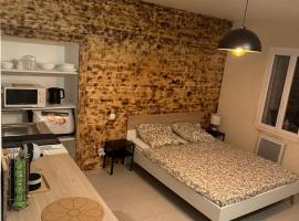 Studio provençale: Mirabel-aux-Baronnies şehrinde bir ucuz otel