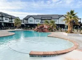 Kantada in the Sun - Poolside Retreat