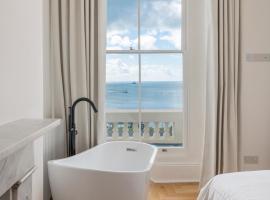 FOX ON THE HOE - Luxury Apartment accommodation, hotel in Plymouth