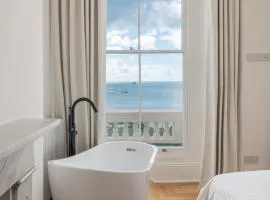 FOX ON THE HOE - Luxury Apartment accommodation