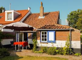 Countryside Bliss: Historic Cottage by the Sea, hotel in Burgh Haamstede