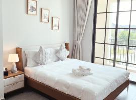 White Lotus Hotel - Swanbay, hotel en Phước Lý