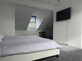 Homestay with free wi-fi, parking and more, hôtel à Darlington