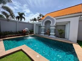 Pattaya Jomtien Private Luxury Pool Villa 芭堤雅中天豪华私家泳池别墅, golf hotel in Jomtien Beach